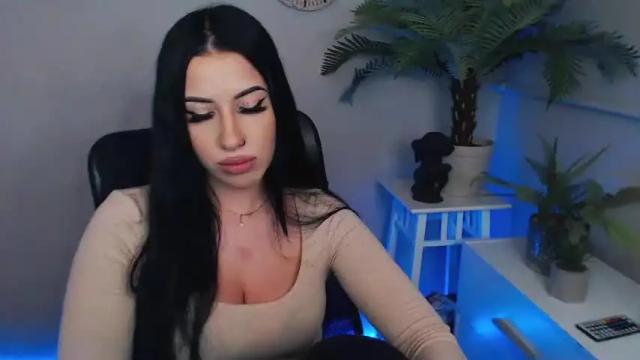 Image 10 of camrobyn Stream on Chaturbate on 19 months ago