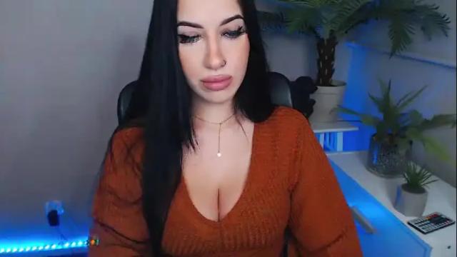 Image 10 of camrobyn Stream on Chaturbate on 19 months ago