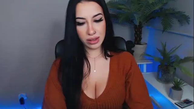 Image 6 of camrobyn Stream on Chaturbate on 19 months ago