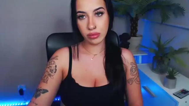 Image 8 of camrobyn Stream on Chaturbate on 19 months ago
