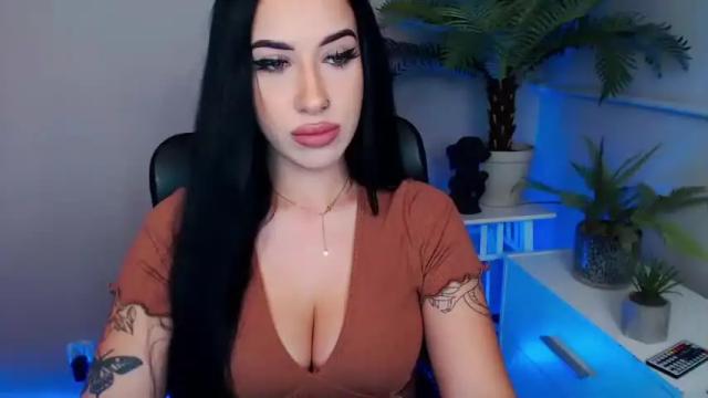 Thumbnail 1, camrobyn's Stream at Chaturbate, 19 months ago