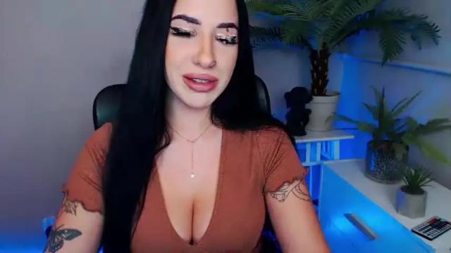 Image 3 of camrobyn Stream on Chaturbate on 19 months ago