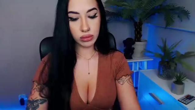 Image 6 of camrobyn Stream on Chaturbate on 19 months ago