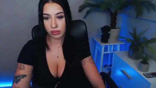 Image 10 of camrobyn Stream on Chaturbate on 23 months ago