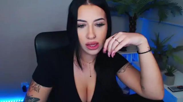 Image 3 of camrobyn Stream on Chaturbate on 23 months ago