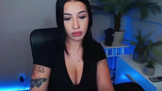 Image 4 of camrobyn Stream on Chaturbate on 23 months ago