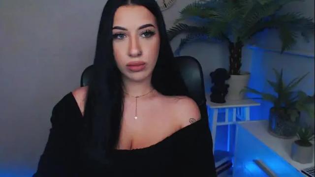Image 10 of camrobyn Stream on Chaturbate on 18 months ago