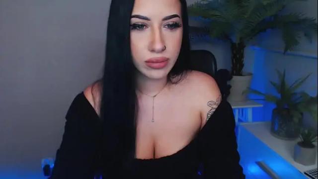 Image 11 of camrobyn Stream on Chaturbate on 18 months ago
