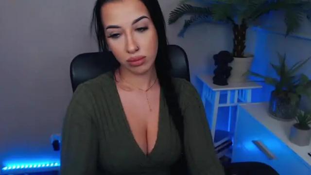 Image 11 of camrobyn Stream on Chaturbate on 18 months ago