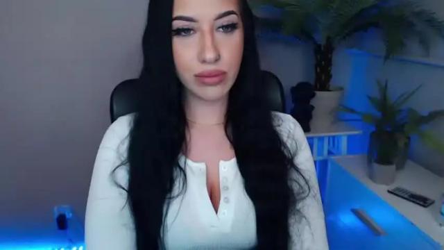 Image 10 of camrobyn Stream on Chaturbate on 18 months ago