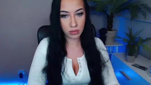Image 2 of camrobyn Stream on Chaturbate on 18 months ago