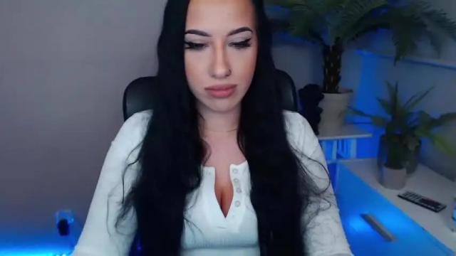 Image 6 of camrobyn Stream on Chaturbate on 18 months ago