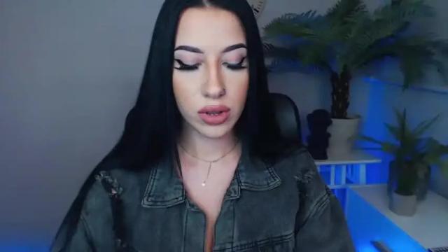 Image 10 of camrobyn Stream on Chaturbate on 18 months ago
