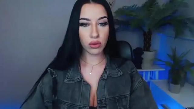 Image 12 of camrobyn Stream on Chaturbate on 18 months ago