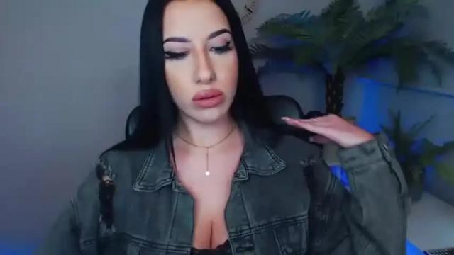 Image 8 of camrobyn Stream on Chaturbate on 18 months ago