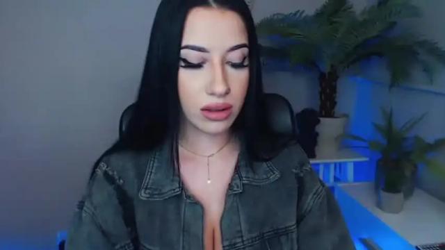 Thumbnail 3, camrobyn's Stream at Chaturbate, 18 months ago