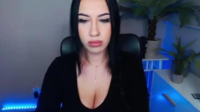 Image 4 of camrobyn Stream on Chaturbate on 18 months ago