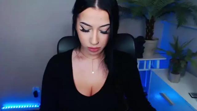 Image 7 of camrobyn Stream on Chaturbate on 18 months ago