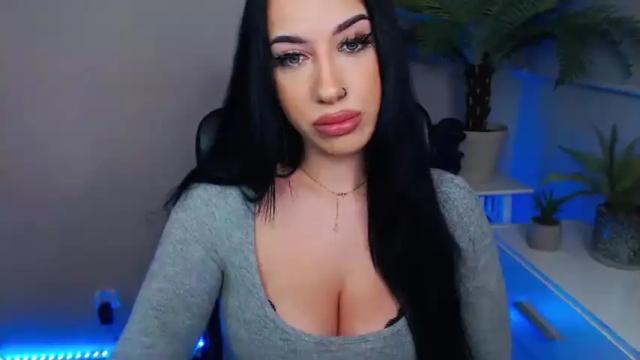 Image 10 of camrobyn Stream on Chaturbate on 18 months ago