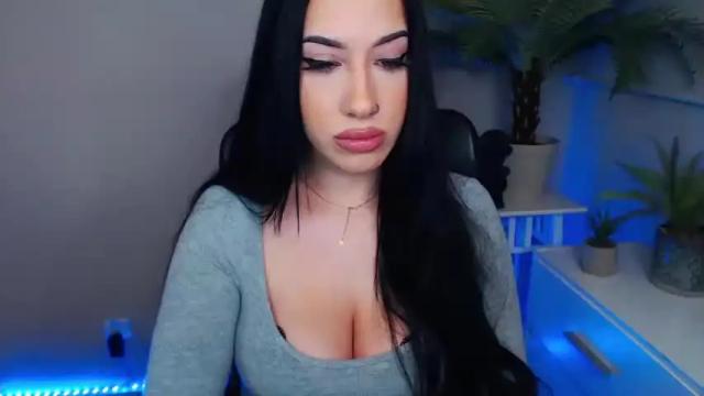 Image 12 of camrobyn Stream on Chaturbate on 18 months ago