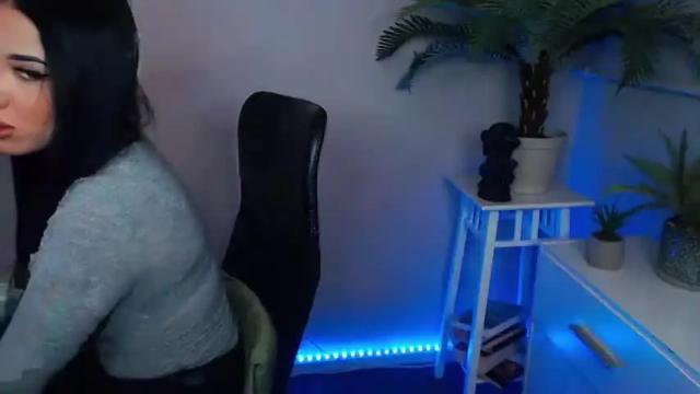 Image 2 of camrobyn Stream on Chaturbate on 18 months ago