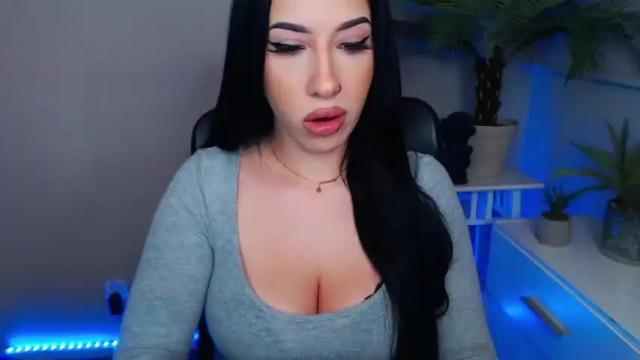 Image 3 of camrobyn Stream on Chaturbate on 18 months ago