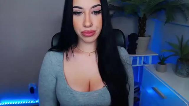 Image 6 of camrobyn Stream on Chaturbate on 18 months ago