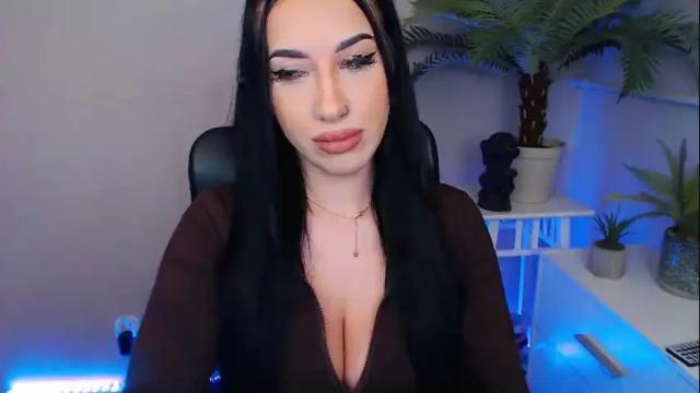 Image 11 of camrobyn Stream on Chaturbate on 18 months ago
