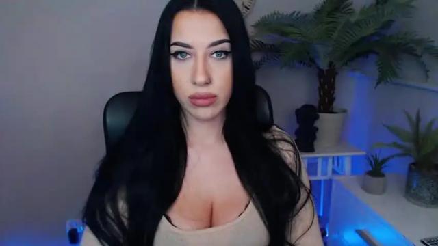 Image 12 of camrobyn Stream on Chaturbate on 18 months ago