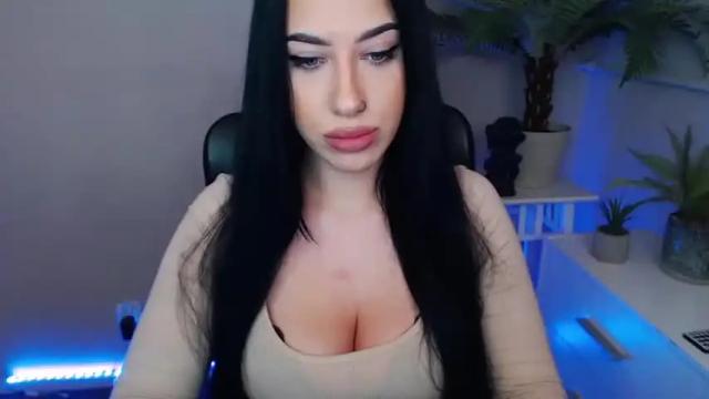 Image 3 of camrobyn Stream on Chaturbate on 18 months ago
