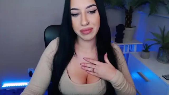 Image 4 of camrobyn Stream on Chaturbate on 18 months ago