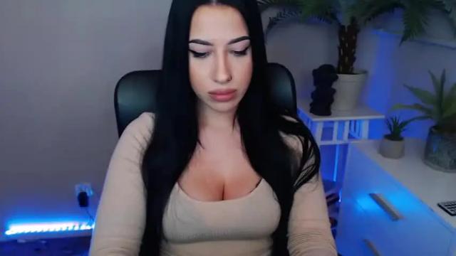Image 8 of camrobyn Stream on Chaturbate on 18 months ago
