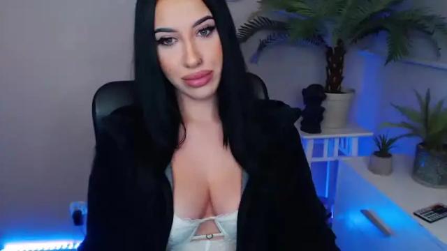 Image 11 of camrobyn Stream on Chaturbate on 18 months ago