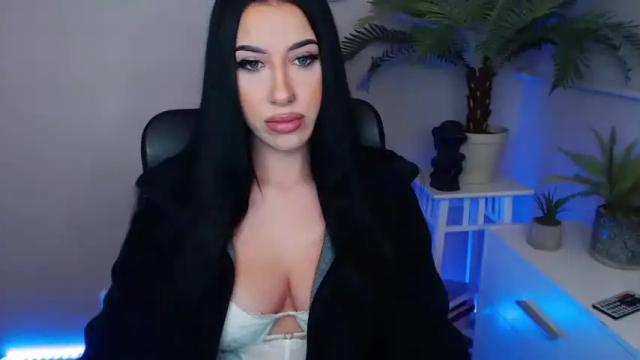 Image 2 of camrobyn Stream on Chaturbate on 18 months ago