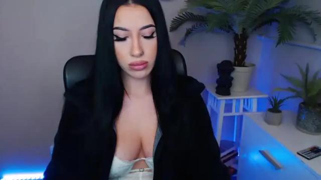 Image 4 of camrobyn Stream on Chaturbate on 18 months ago