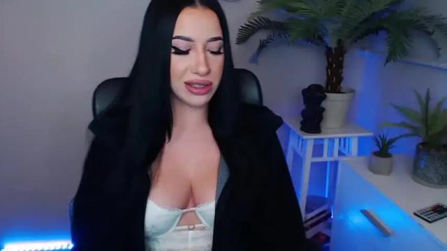 Image 6 of camrobyn Stream on Chaturbate on 18 months ago