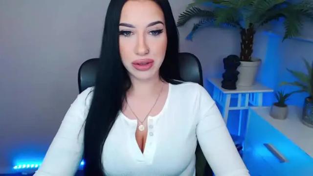 Image 2 of camrobyn Stream on Chaturbate on 18 months ago