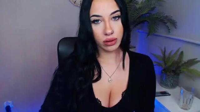 Image 12 of camrobyn Stream on Chaturbate on 17 months ago