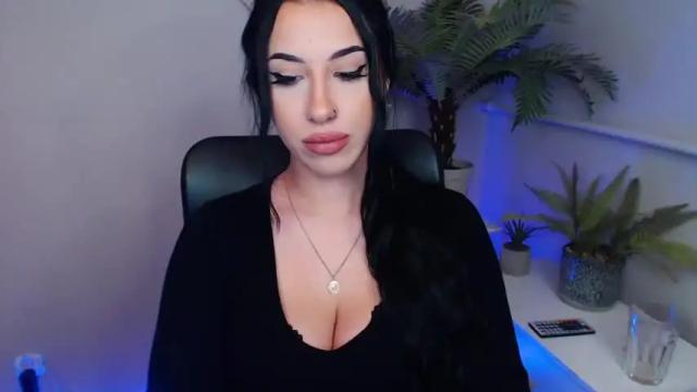 Image 4 of camrobyn Stream on Chaturbate on 17 months ago