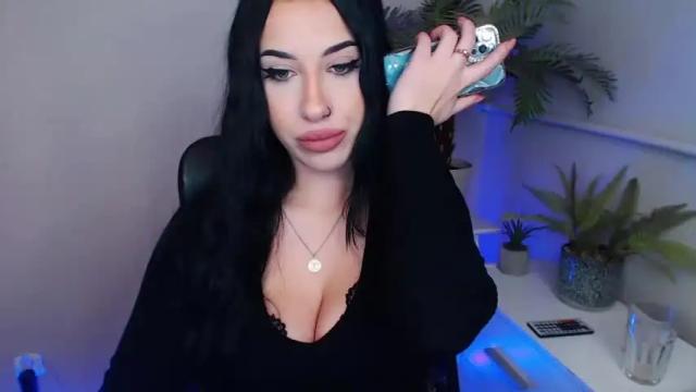 Image 6 of camrobyn Stream on Chaturbate on 17 months ago