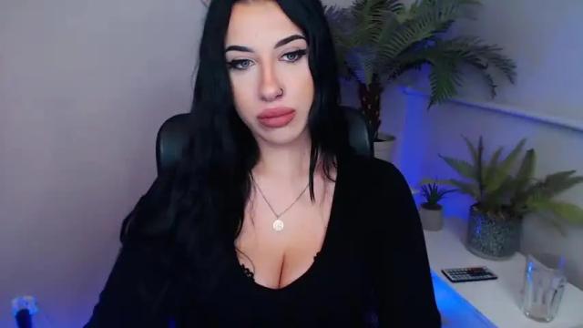 Image 7 of camrobyn Stream on Chaturbate on 17 months ago