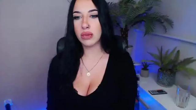 Image 8 of camrobyn Stream on Chaturbate on 17 months ago