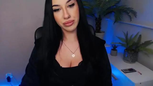 Thumbnail 1, camrobyn's Stream at Chaturbate, 17 months ago