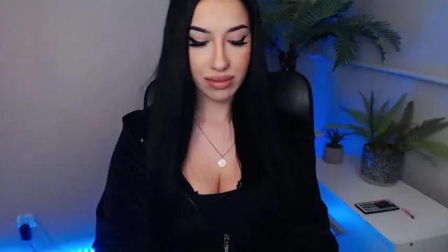 Image 10 of camrobyn Stream on Chaturbate on 17 months ago
