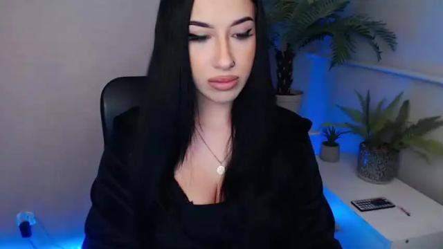 Image 2 of camrobyn Stream on Chaturbate on 17 months ago