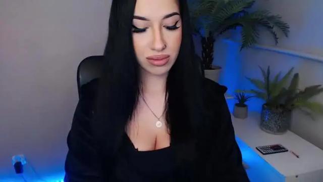 Image 3 of camrobyn Stream on Chaturbate on 17 months ago