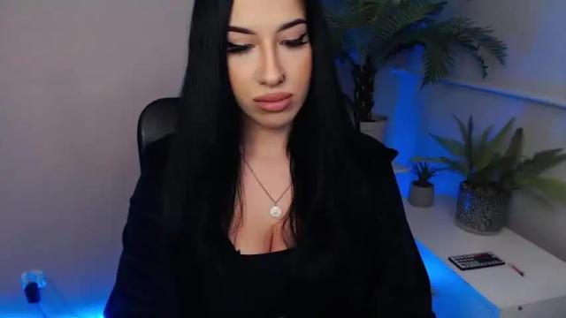 Image 4 of camrobyn Stream on Chaturbate on 17 months ago