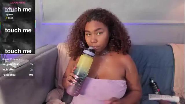 Image 10 of candaceowens Stream on Chaturbate on 27 days ago