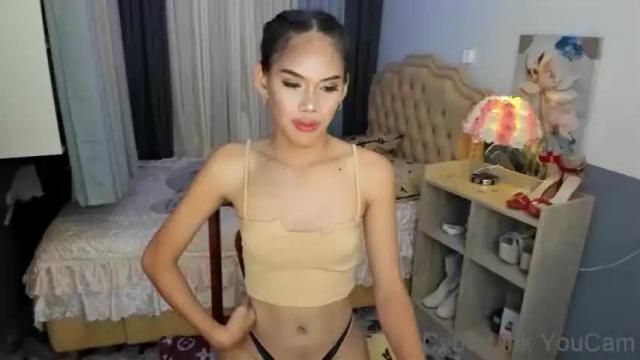 Image 3 of candeethenaughty Stream on Chaturbate on 18 months ago