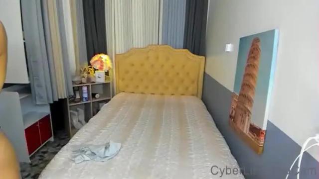 Image 6 of candeethenaughty Stream on Chaturbate on 16 months ago